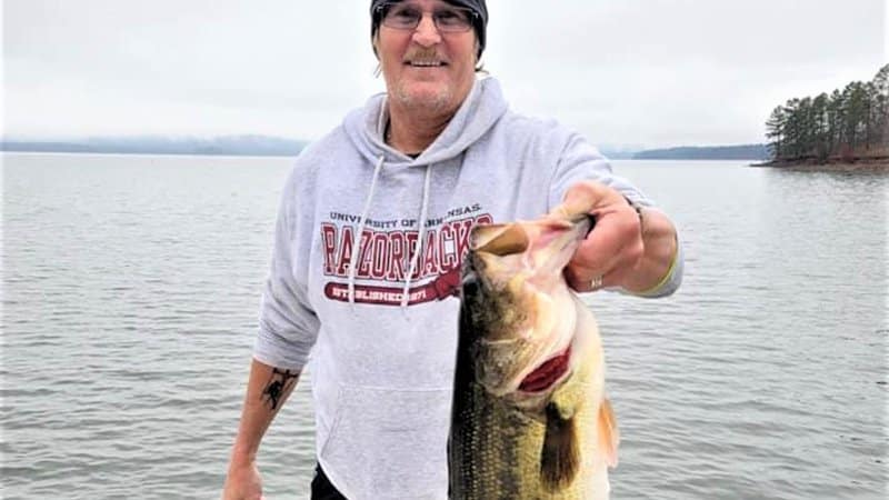 https://www.agfc.com/wp-content/uploads/2023/10/david_stott_big_bass_1822__800x450_q85_crop_subsampling-2.jpg