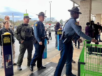 Officers participating in Shop With a Cop