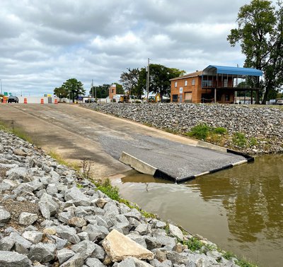 Image of North Little Rock boating access at Locust Street.
